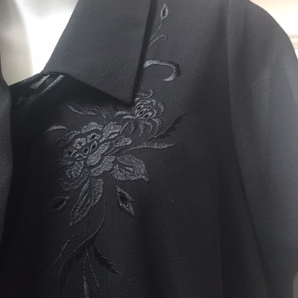 Elegant black 2 piece dress w/jacket. Size 16